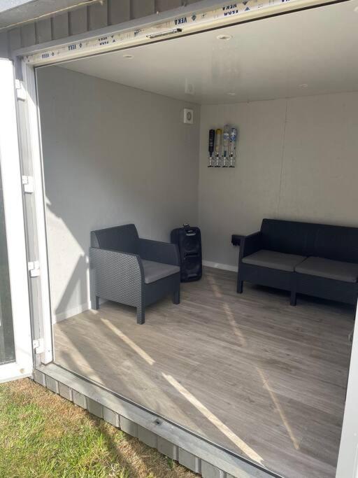 Ferienhaus Lovely Three Bedroom Upper