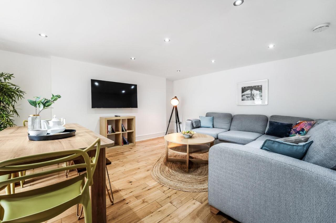 Cozy With Character Large 2 Bedroom Main Door With Garden * Edinburgh