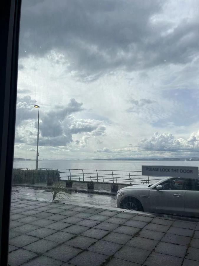 Stunning Waterfront Western Harbour * Edinburgh