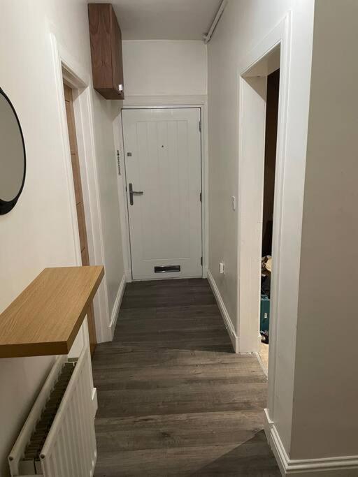 Lovely Three Bedroom Upper Ferienhaus