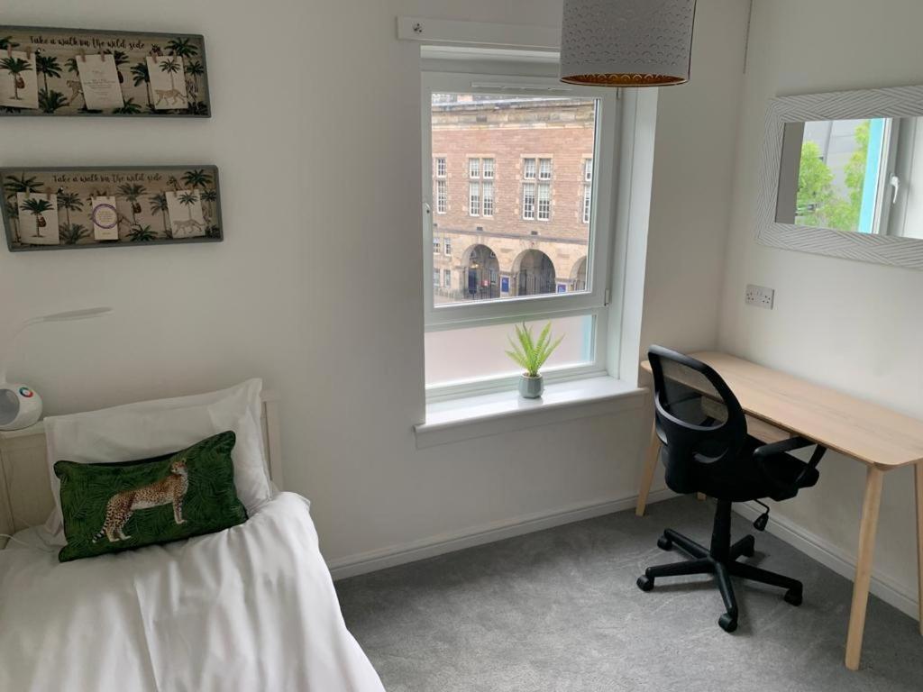 Apartment Holyrood Duplex 3- Bedrooms EDI