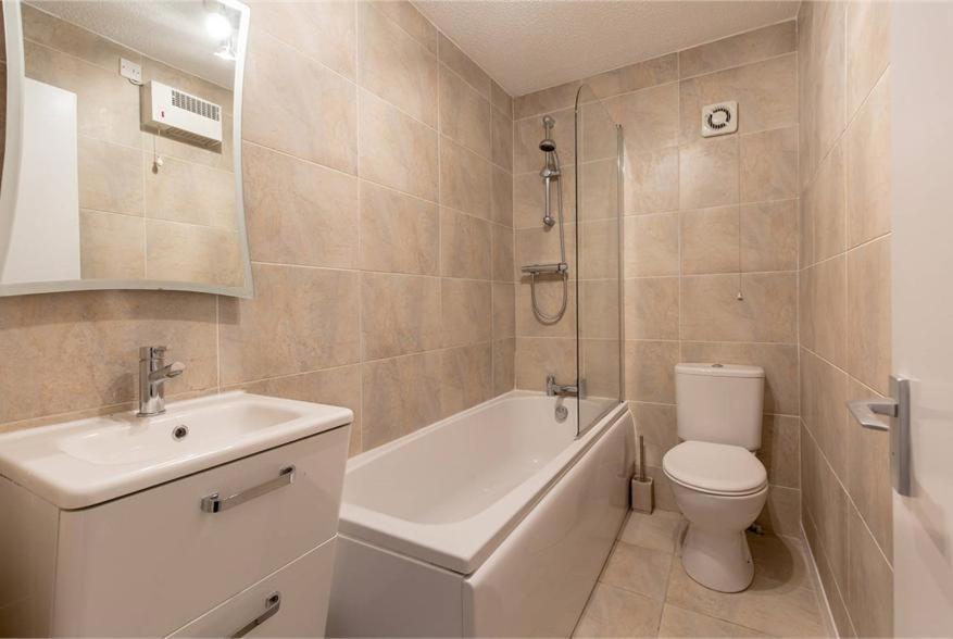 Lovely Ground Floor In Great Location At The Shore, * Edinburgh