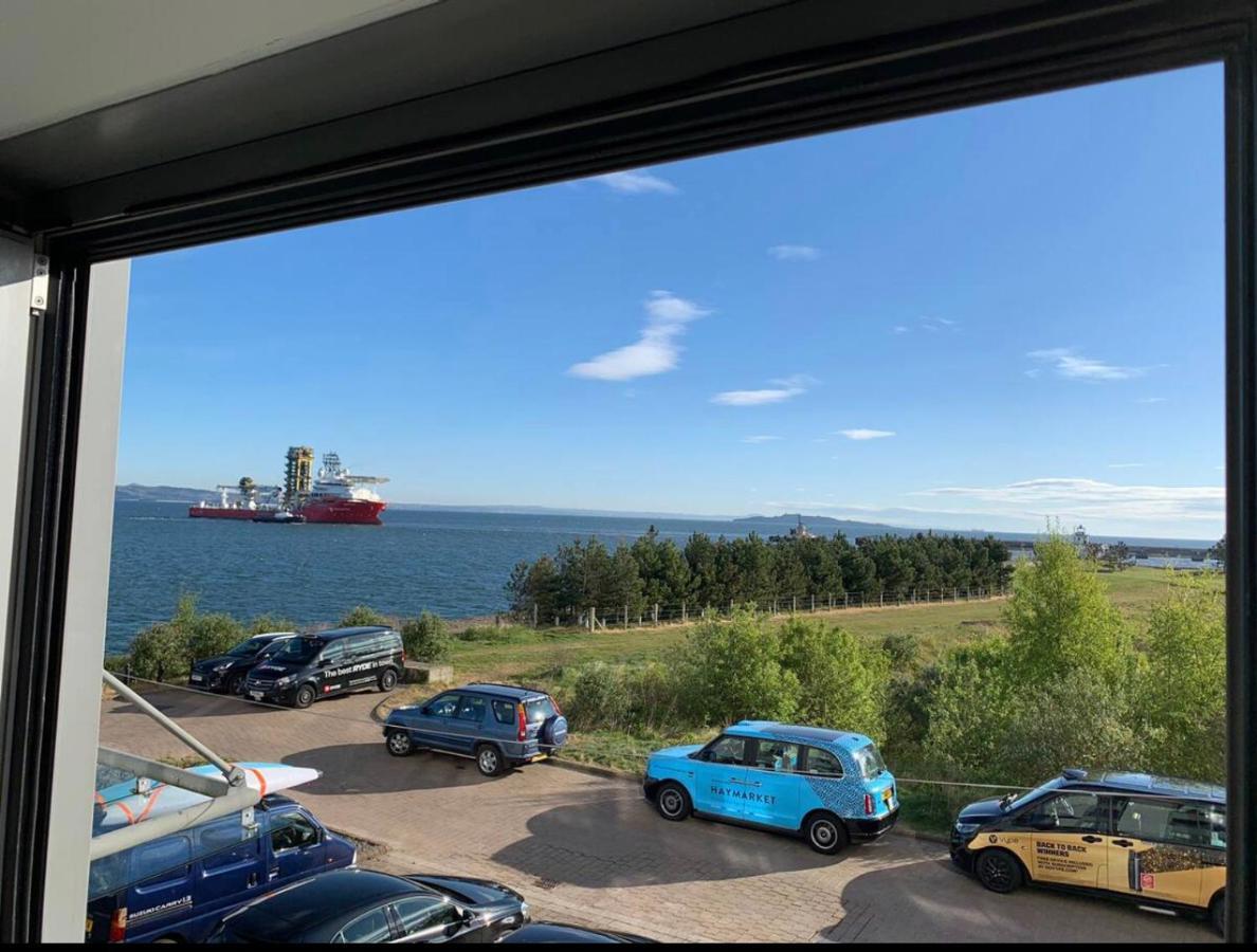 Beautiful Modern Sea-side In The Edinburgh