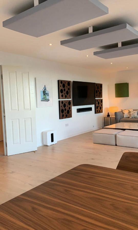 Beautiful Modern Sea-side In The Apartment Edinburgh
