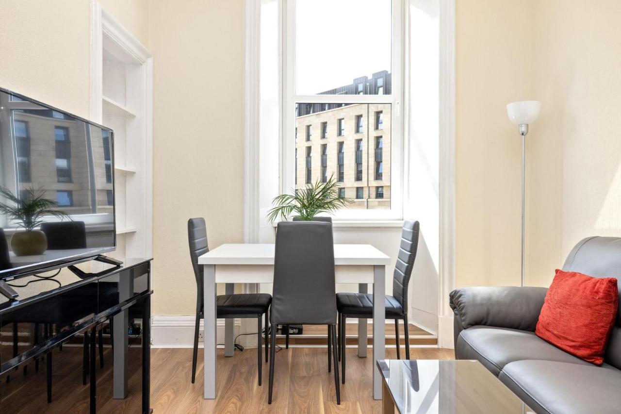 Apartment Altido Charming Flat Near Centre *