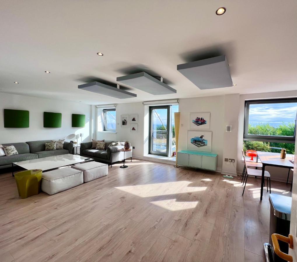 Apartment Beautiful Modern Sea-side In The *