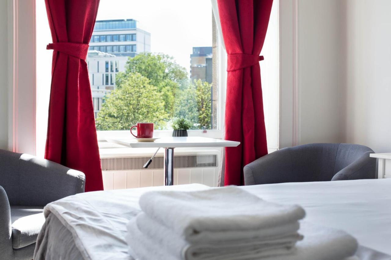 Modern In Prime Location Apartment *