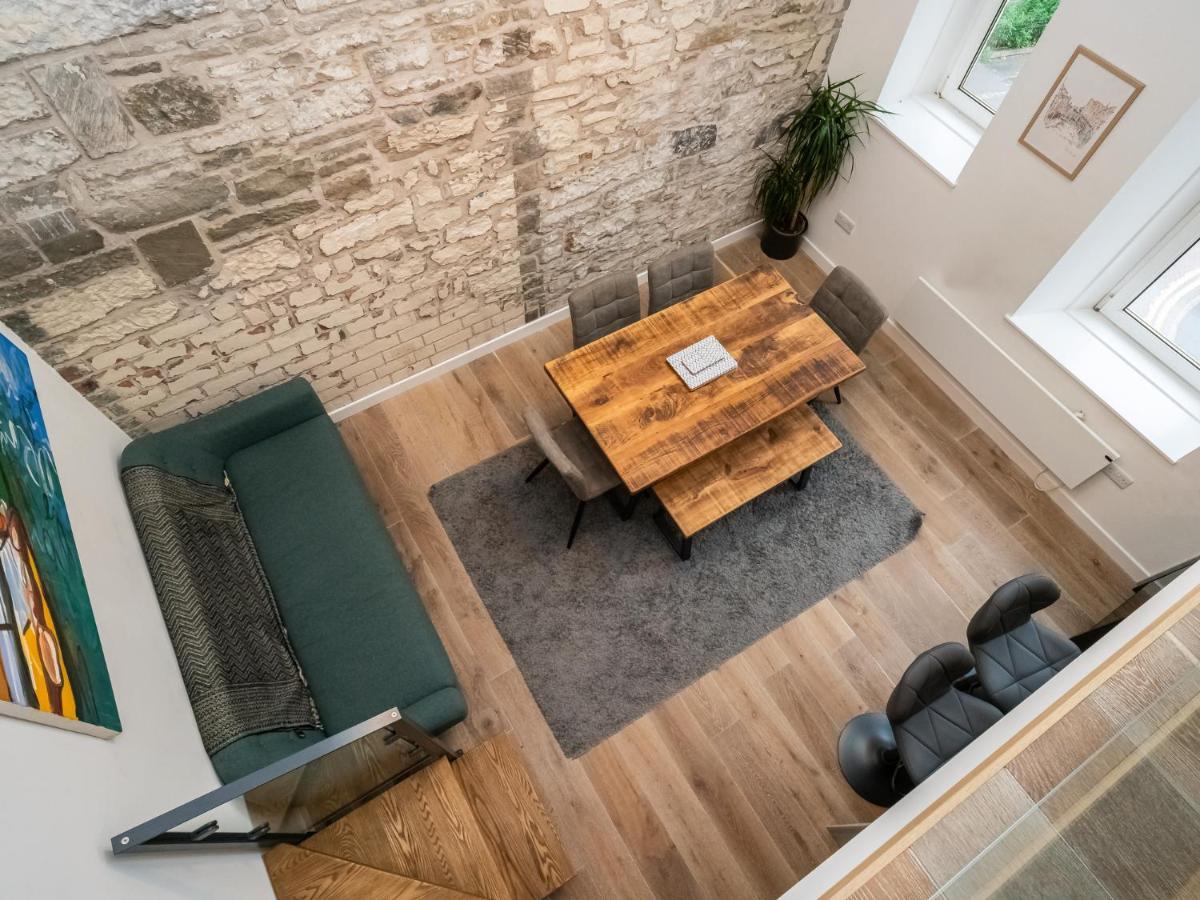 Pass The Keys Stunning 3 Bed Loft Style With Free Parking