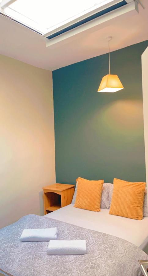 Leven Apartment *