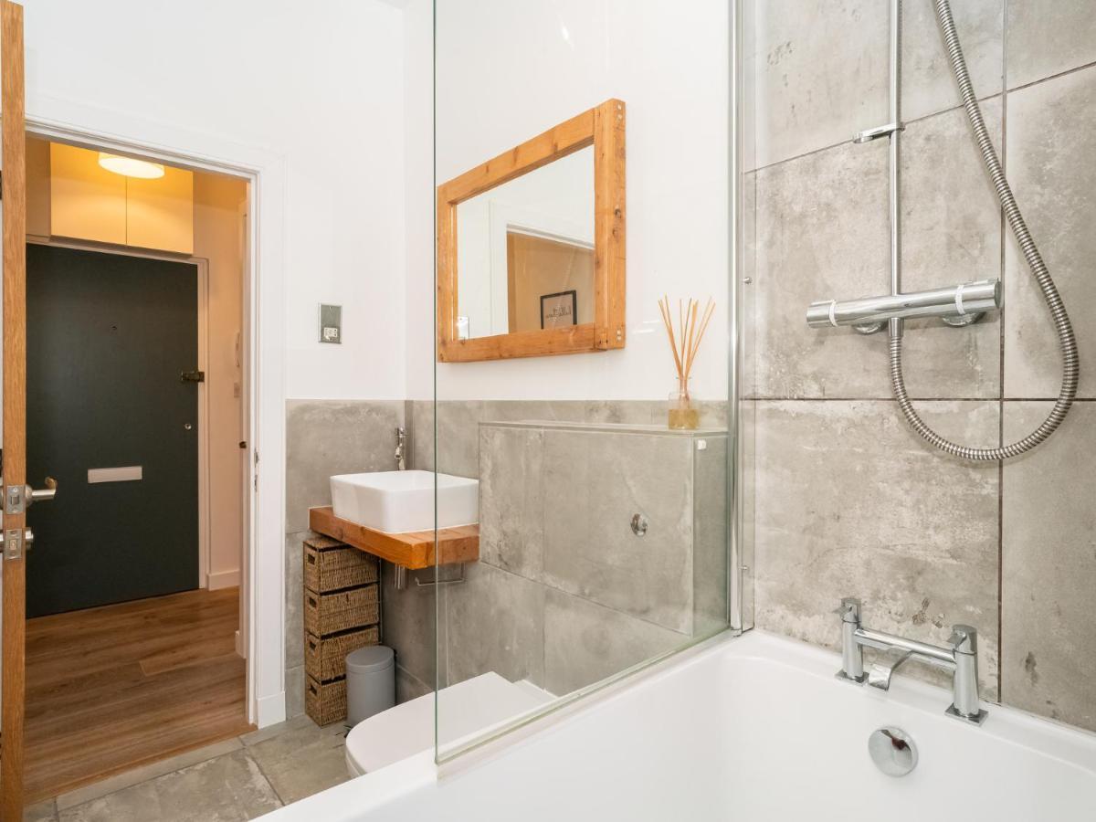 Pass The Keys Stunning 3 Bed Loft Style With Free Parking * Edinburgh