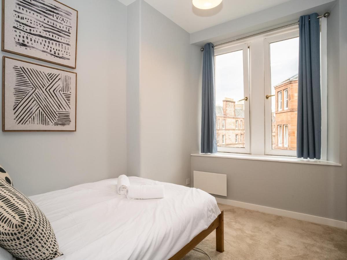 Pass The Keys Stunning 3 Bed Loft Style With Free Parking *