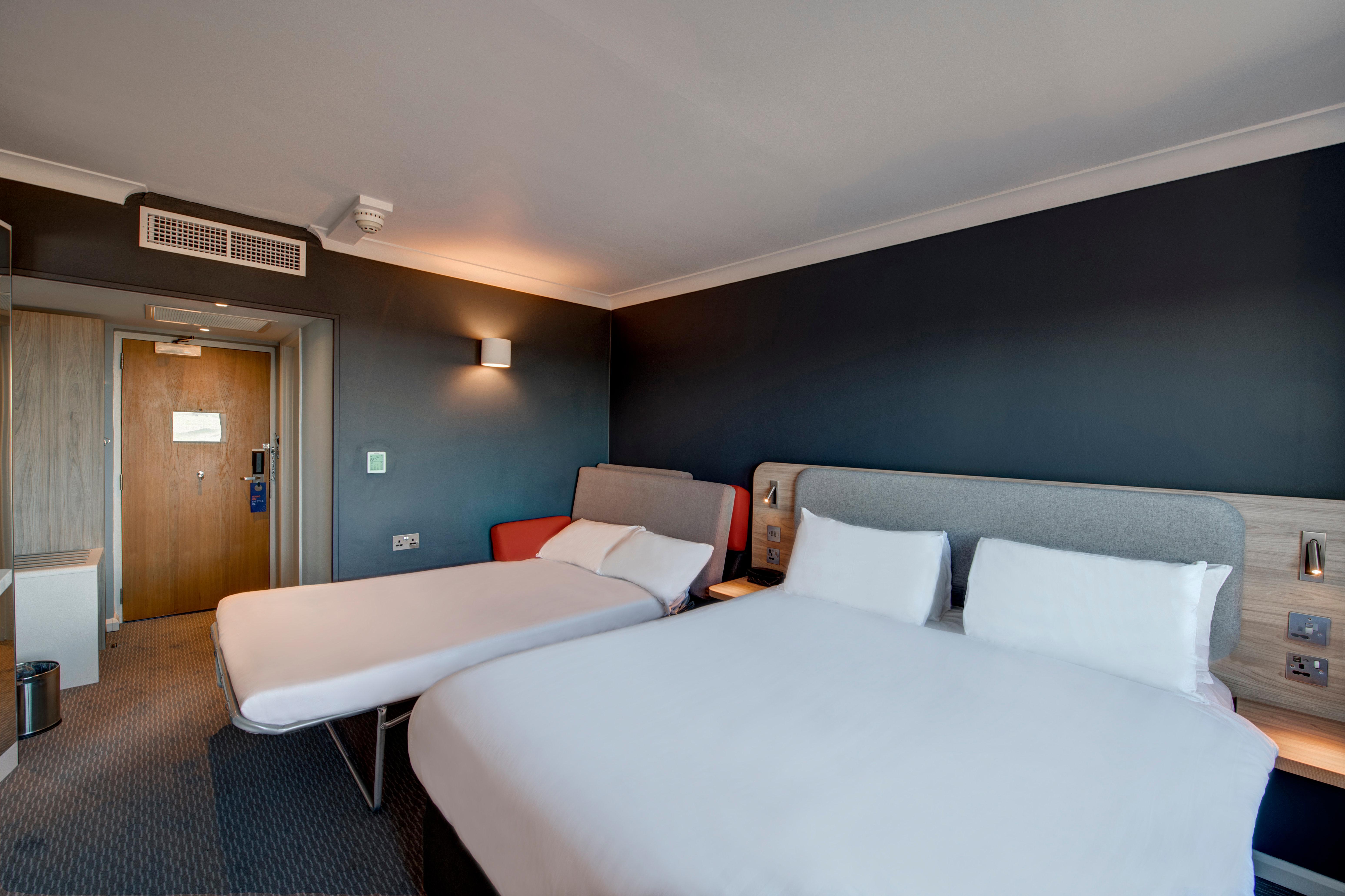 Holiday Express City West By Ihg Hotel