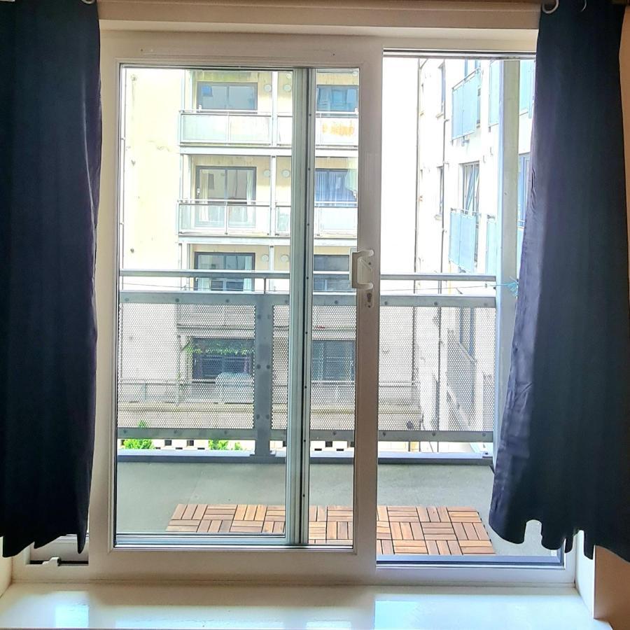 Apartment Elegant 2 Bedroom Centre - Free Parking - Private Balcony - Stunning Views *