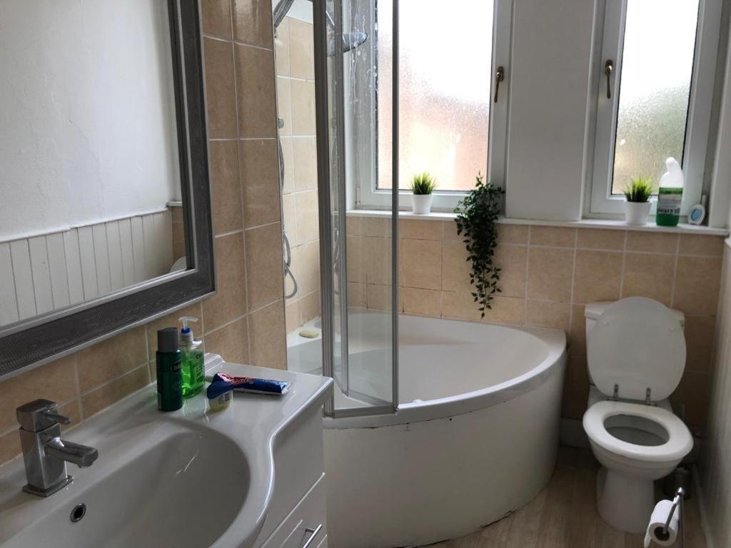 Lovely 2 Bedroom Close To City Centre Edinburgh