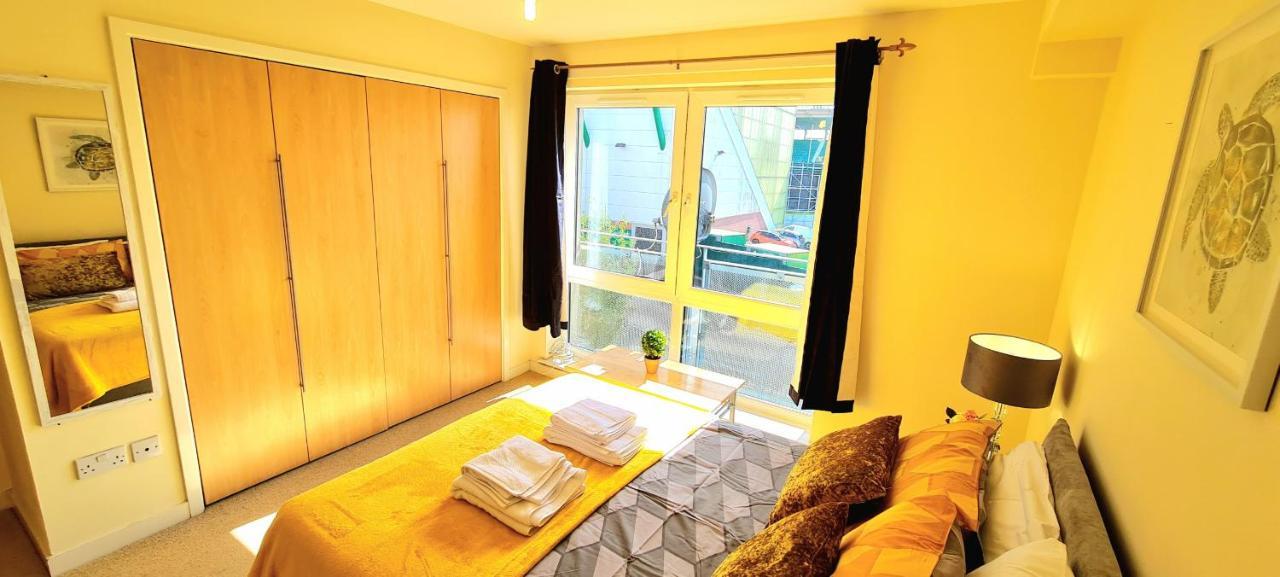 Apartment Elegant 2 Bedroom Centre - Free Parking - Private Balcony - Stunning Views