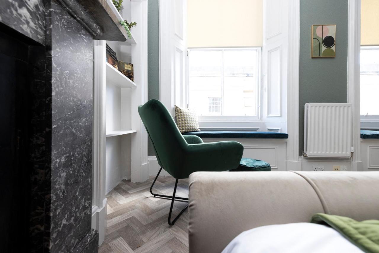 Joivy Homely By St Giles With Desk Apartment