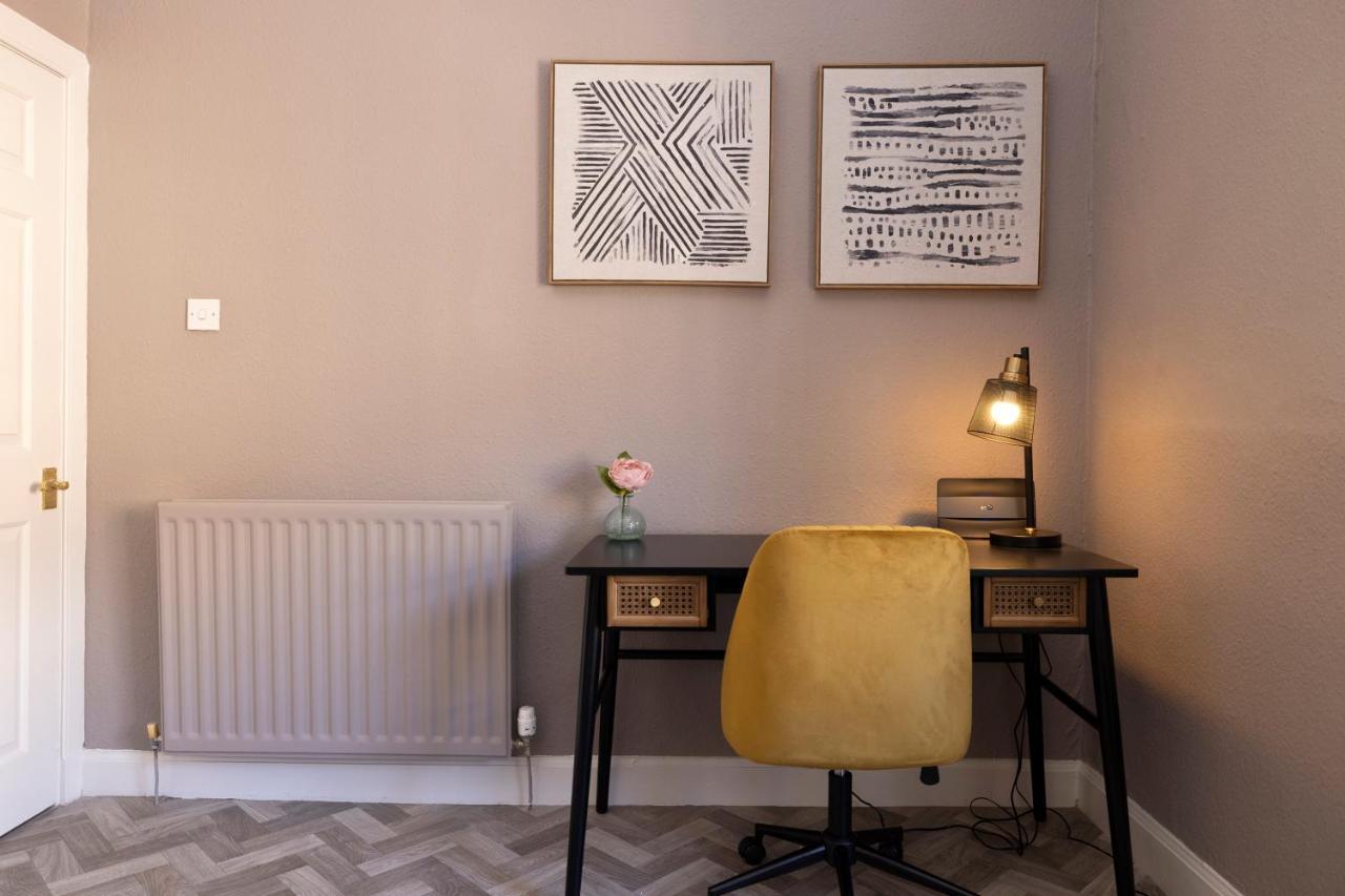 Apartment Joivy Homely By St Giles With Desk Edinburgh