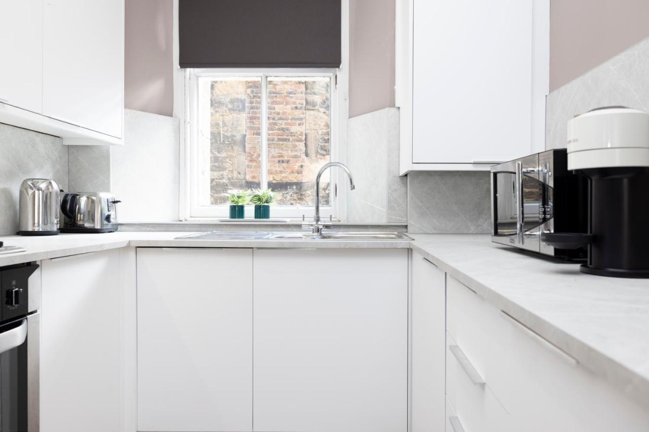 Joivy Homely By St Giles With Desk Edinburgh