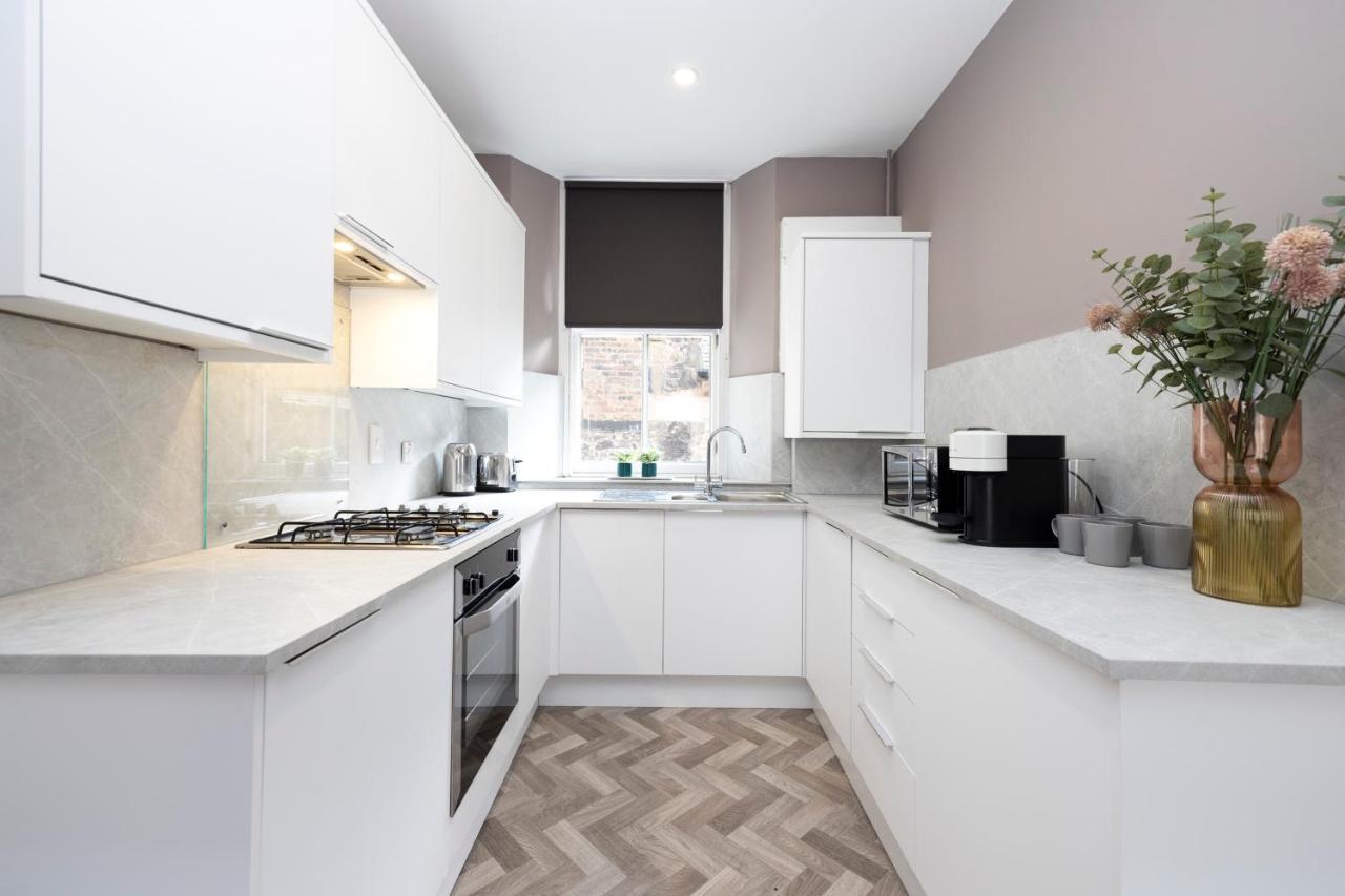 Apartment Joivy Homely By St Giles With Desk Edinburgh