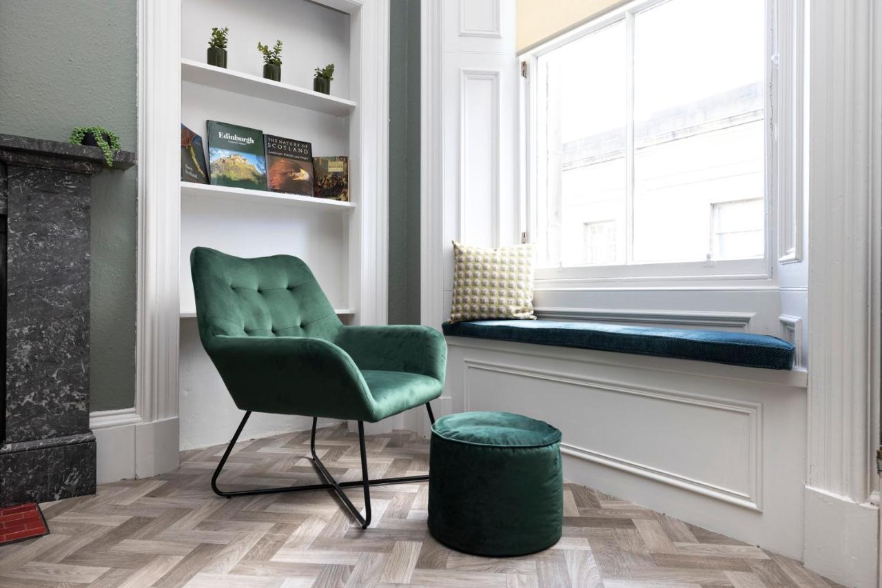 Joivy Homely By St Giles With Desk *