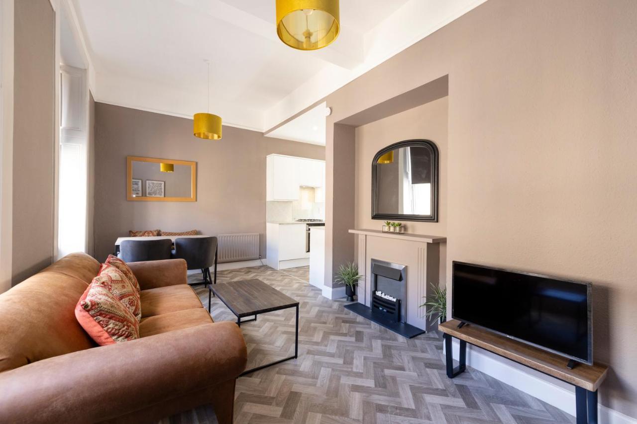 Apartment Joivy Homely By St Giles With Desk Edinburgh