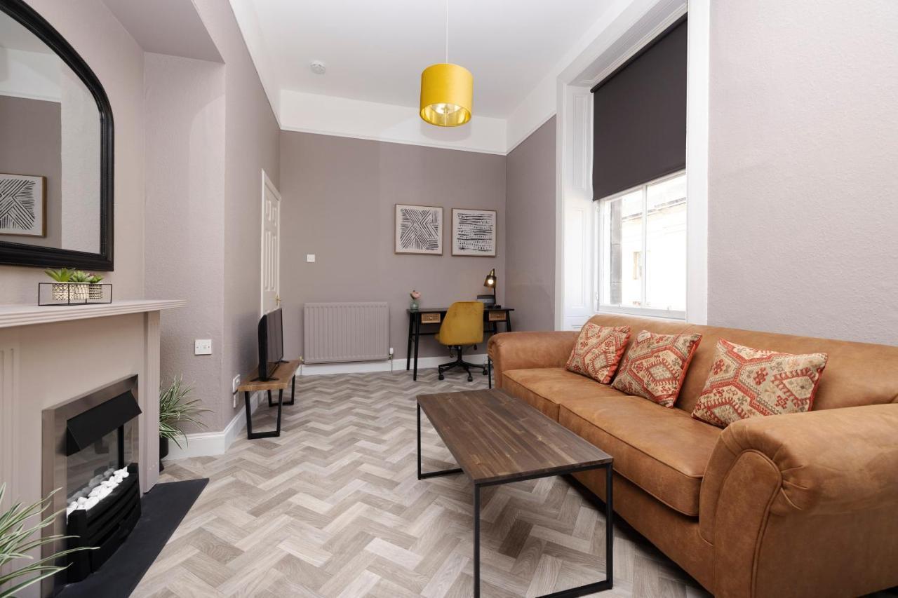 Apartment Joivy Homely By St Giles With Desk Edinburgh