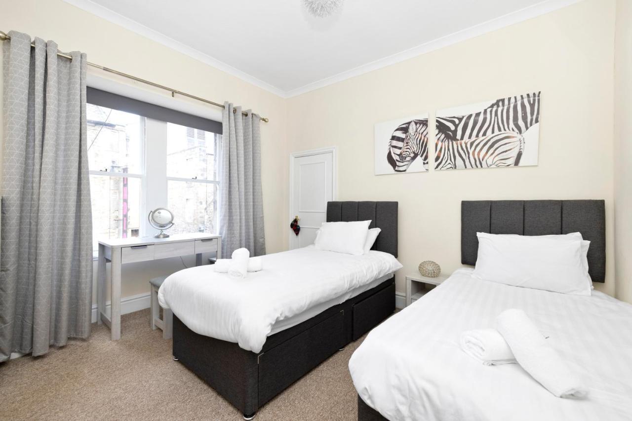 Joivy Modern Flat On Rose Street * Edinburgh