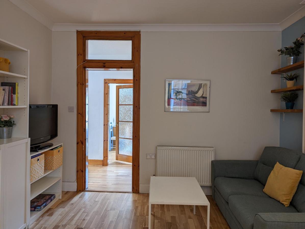 Cozy 2 Double Bedroom Flat In The Heart Of Leith *