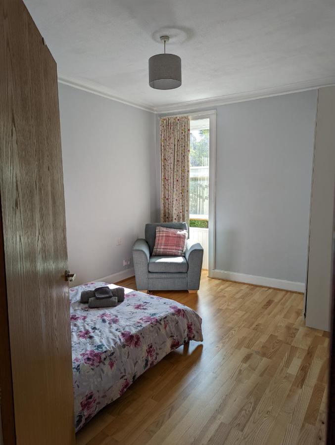 Cozy 2 Double Bedroom Flat In The Heart Of Leith Apartment *