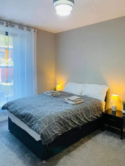 Lovely & Peaceful 2 Bedroom With En-suite, Leith, * EDI