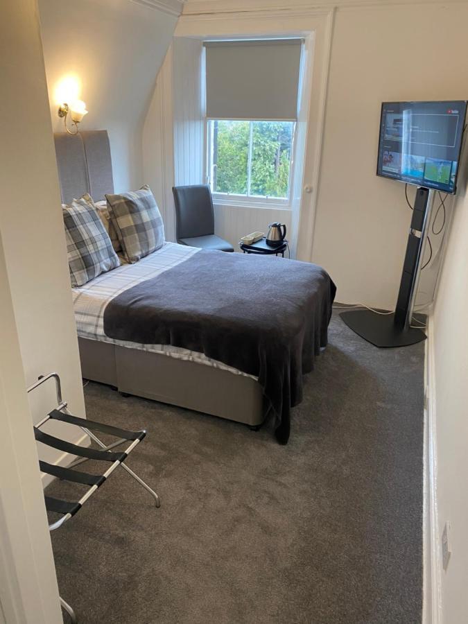 Ellwyn House Hotel *