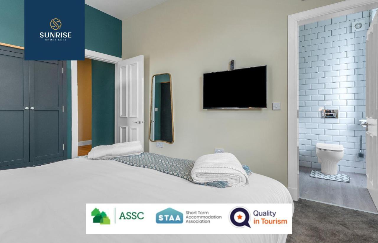 Apartment Leith Walk, Is 3 Rooms, King Beds With Tvs, Central Location, Albert Place, Wifi, Sleeps 6, Great For Contractors, Business, Relocation, Groups, Long Stays Welcome, Weekly Or Monthly, Just Ask Sunriseshortlets Edinburgh