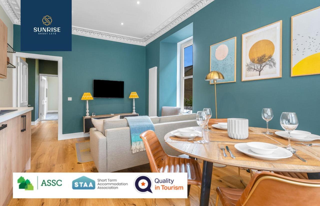 Leith Walk, Is 3 Rooms, King Beds With Tvs, Central Location, Albert Place, Wifi, Sleeps 6, Great For Contractors, Business, Relocation, Groups, Long Stays Welcome, Weekly Or Monthly, Just Ask Sunriseshortlets Apartment *