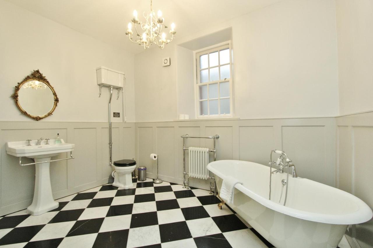 Ramsay Garden - Spacious 3-bedroom Next To Castle Apartment Edinburgh