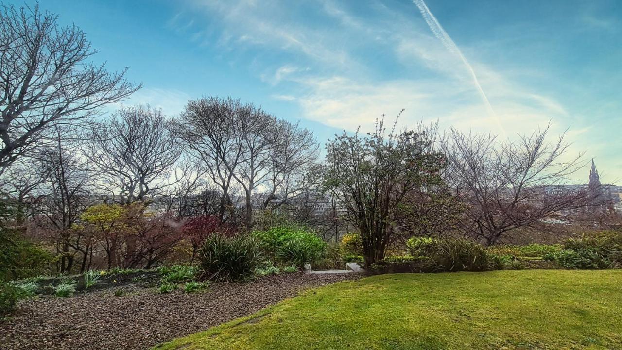 Apartment Ramsay Garden - Spacious 3-bedroom Next To Castle Edinburgh