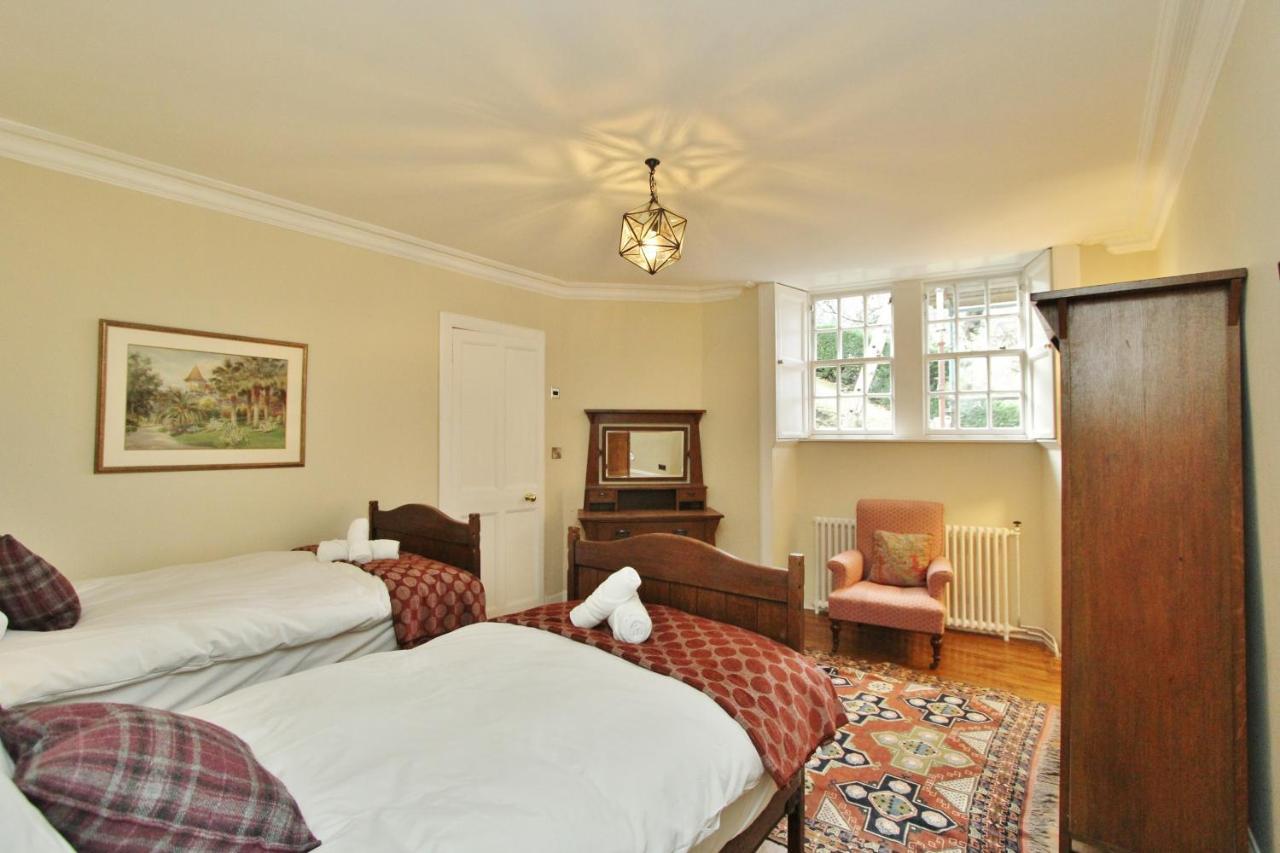 Apartment Ramsay Garden - Spacious 3-bedroom Next To Castle Edinburgh