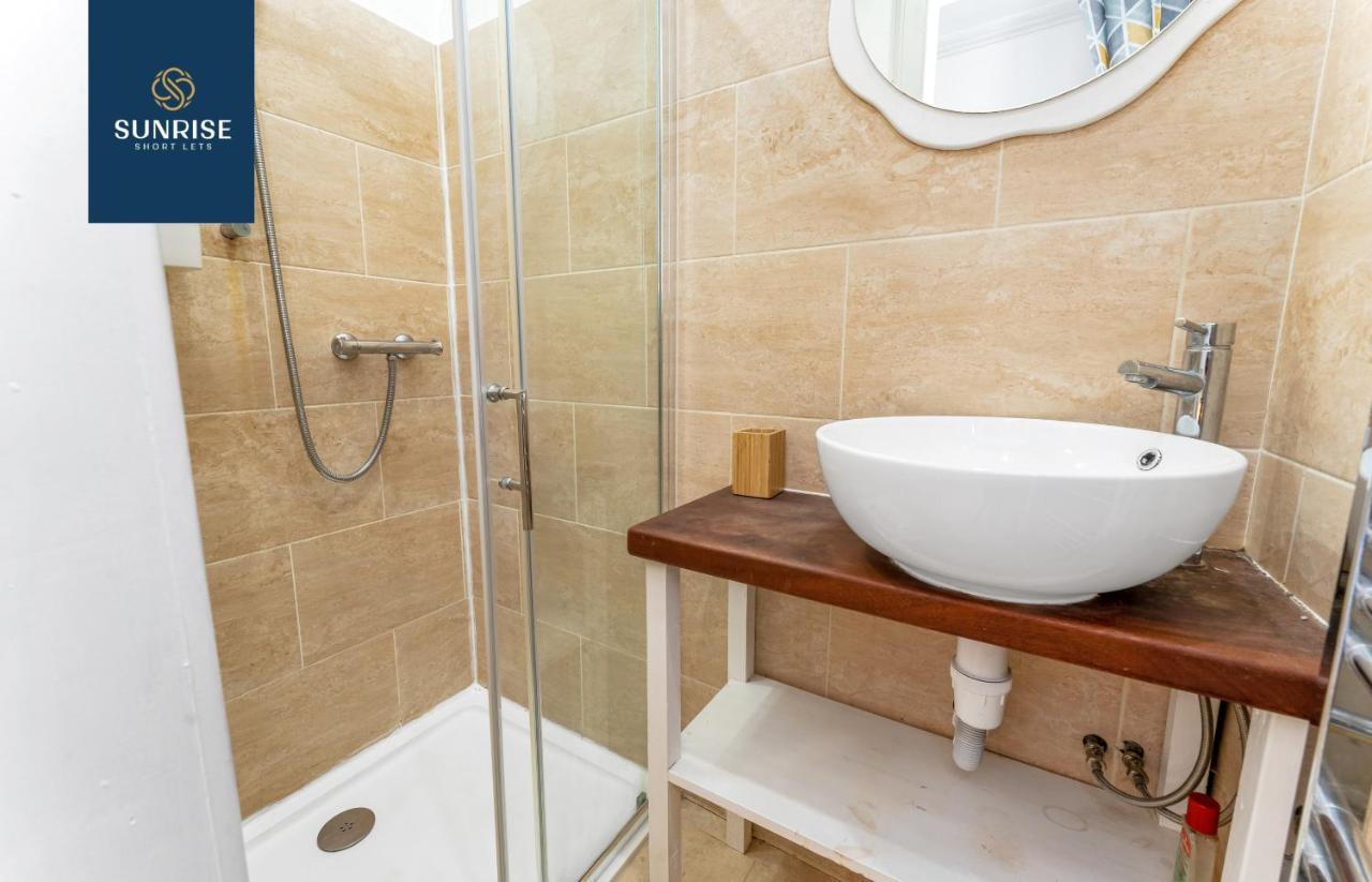 Apartment Cosy 1 Bed Main Door In Lovely Leith, Favourite For Tourists, Relocation, Businesses, Long Stays Welcome