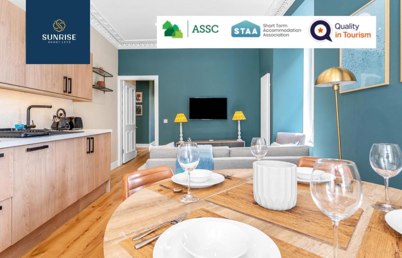 Leith Walk, Is 3 Rooms, King Beds With Tvs, Central Location, Albert Place, Wifi, Sleeps 6, Great For Contractors, Business, Relocation, Groups, Long Stays Welcome, Weekly Or Monthly, Just Ask Sunriseshortlets