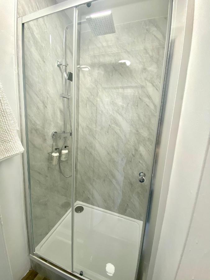 Cozy 1 Bedroom Tenement Flat Apartment