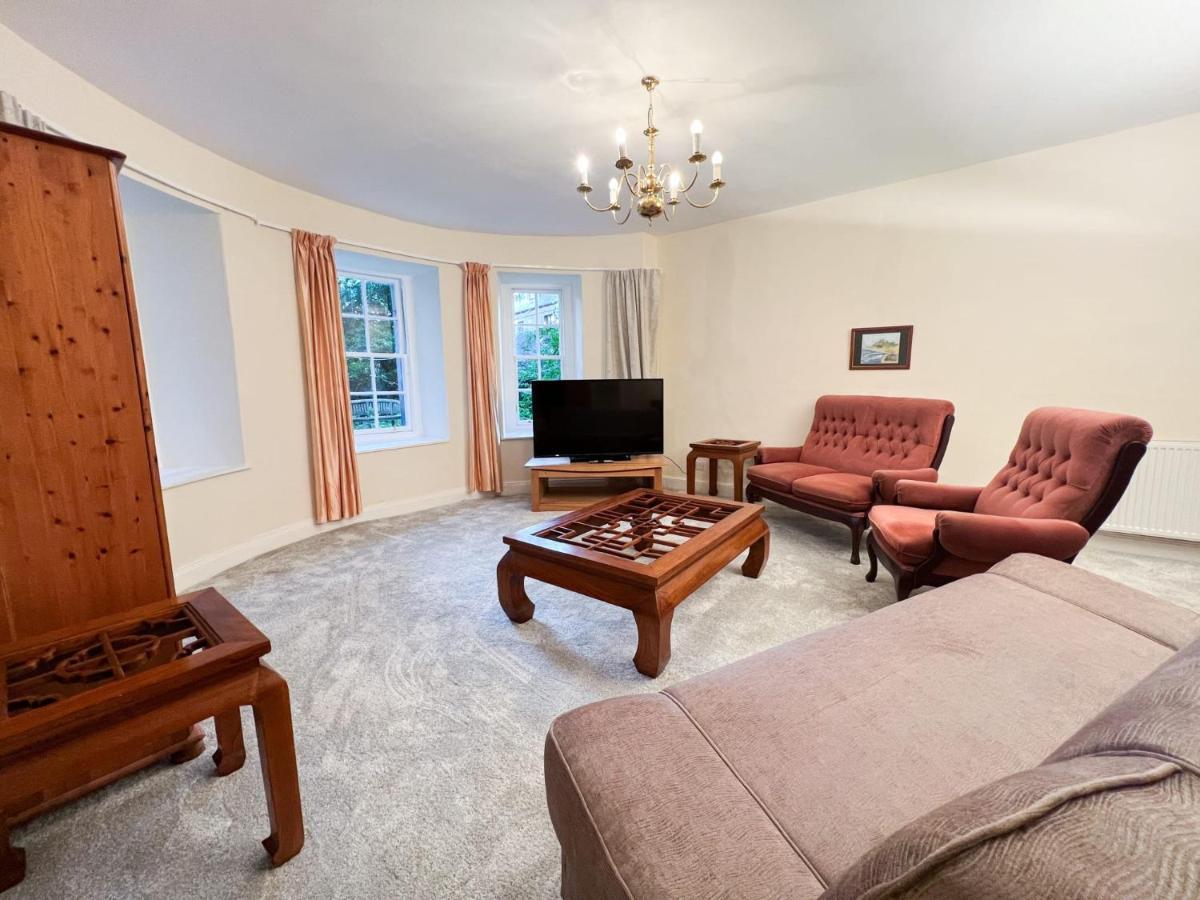 Spacious Flat Sleeps 8 Near Princes Street Apartment EDI