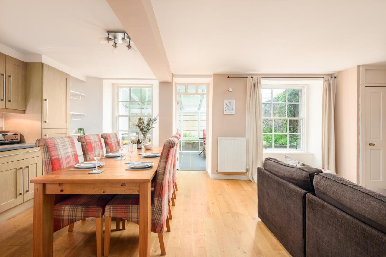 2br New Town Garden