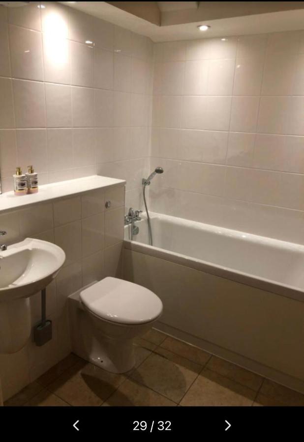Private Parking 2 Bed 2 Bath *