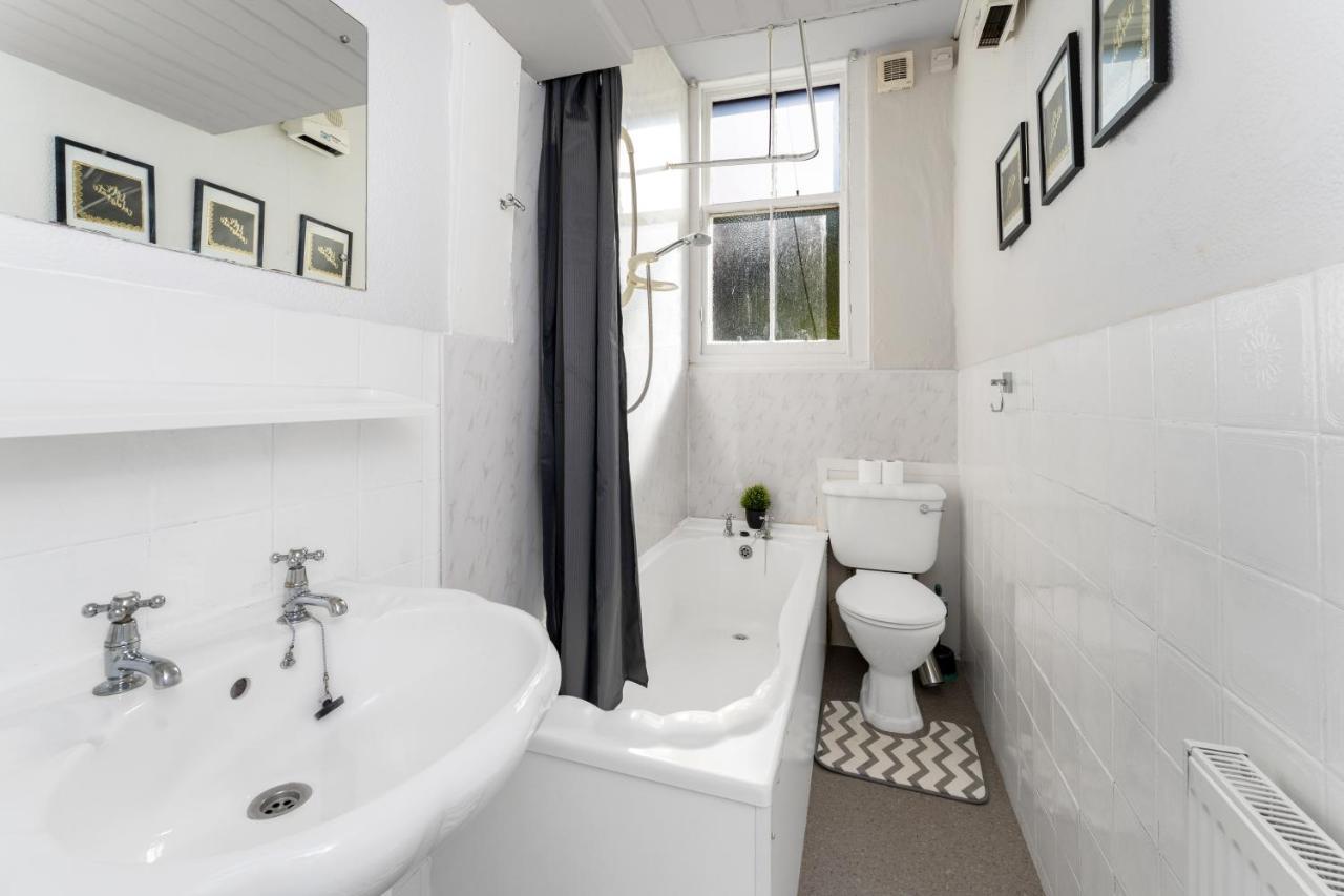 2 Bedroom Centre - Royal Mile - Castle & Waverley Train Station - Sleeps 4 Apartment