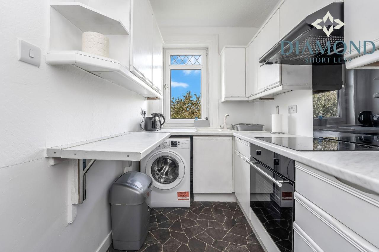 Cosy 2 Bed West End *