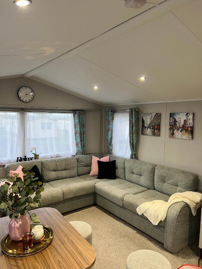 Lovely 3 Bedroom In Seton Wi-fi Xbox Campsite