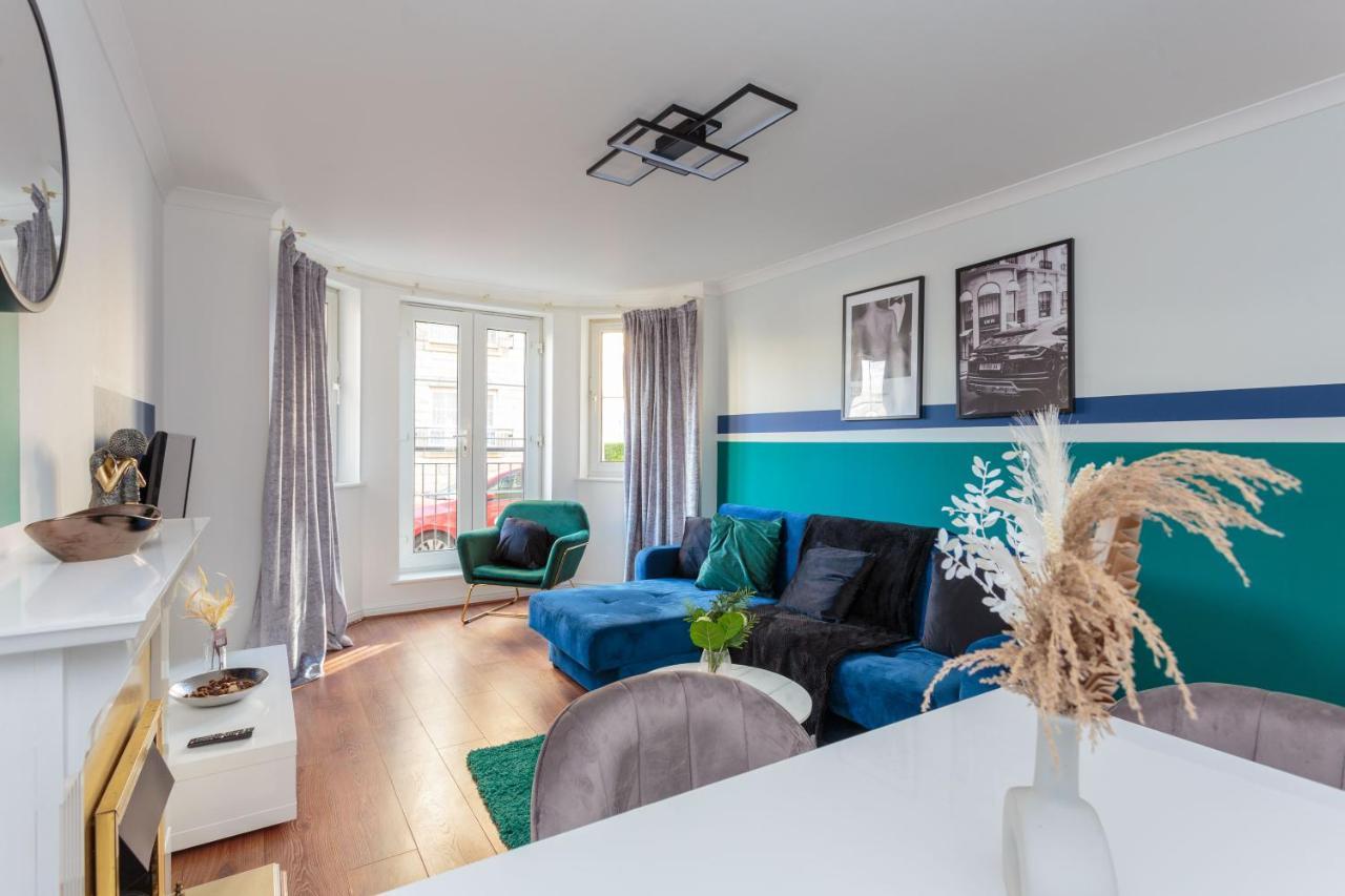 Apartment Stylish 2 Bedroom In