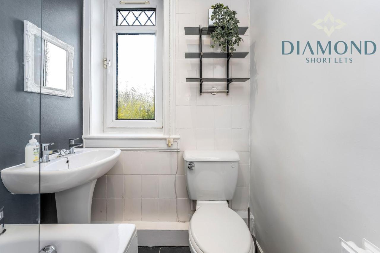Cosy 2 Bed West End *