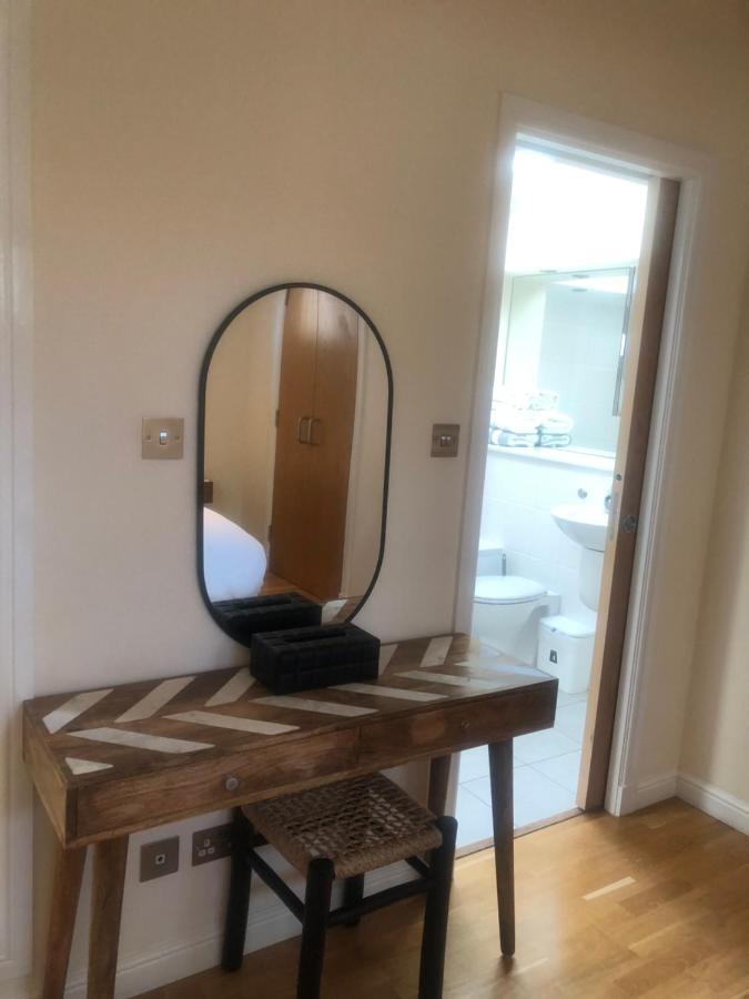 Private Parking 2 Bed 2 Bath EDI