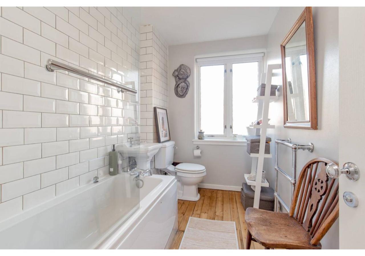Altido Stylish Townhouse In Cool Stockbridge