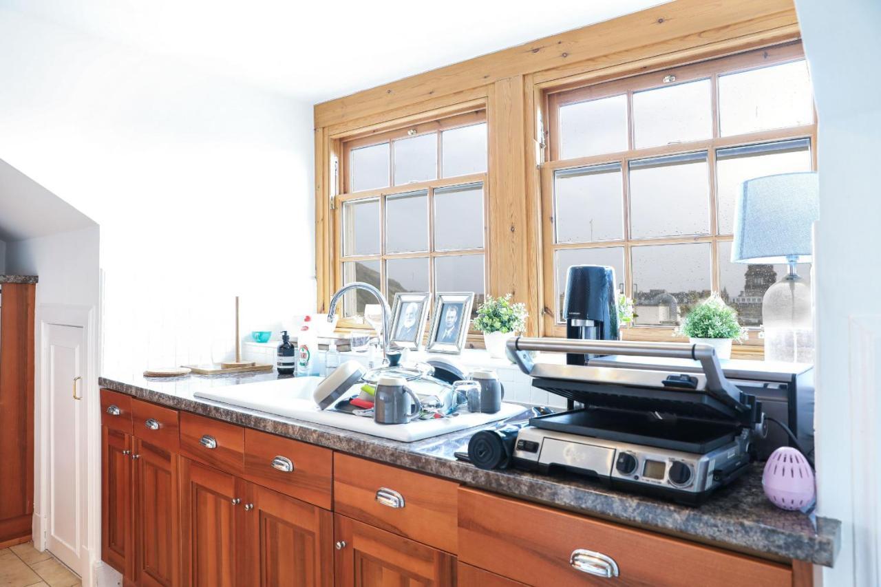 Luxury 3 Bed Royal Mile Apartment EDI